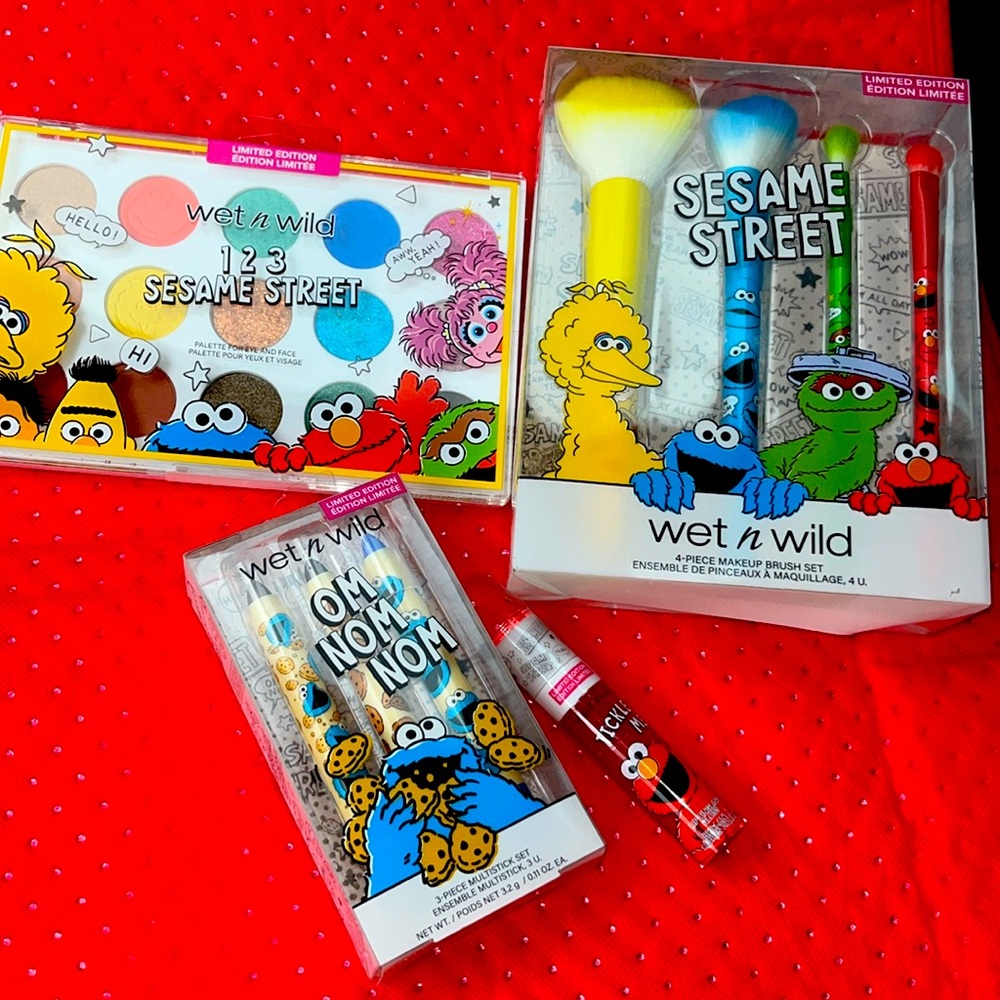 Sesame Street Limited edition make up bundle